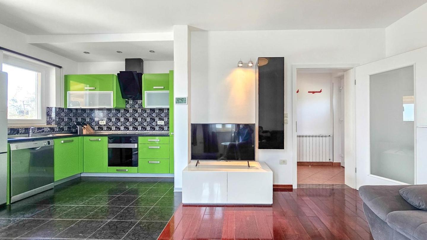 Casa Lutoma Villa Kmeti Екстериор снимка