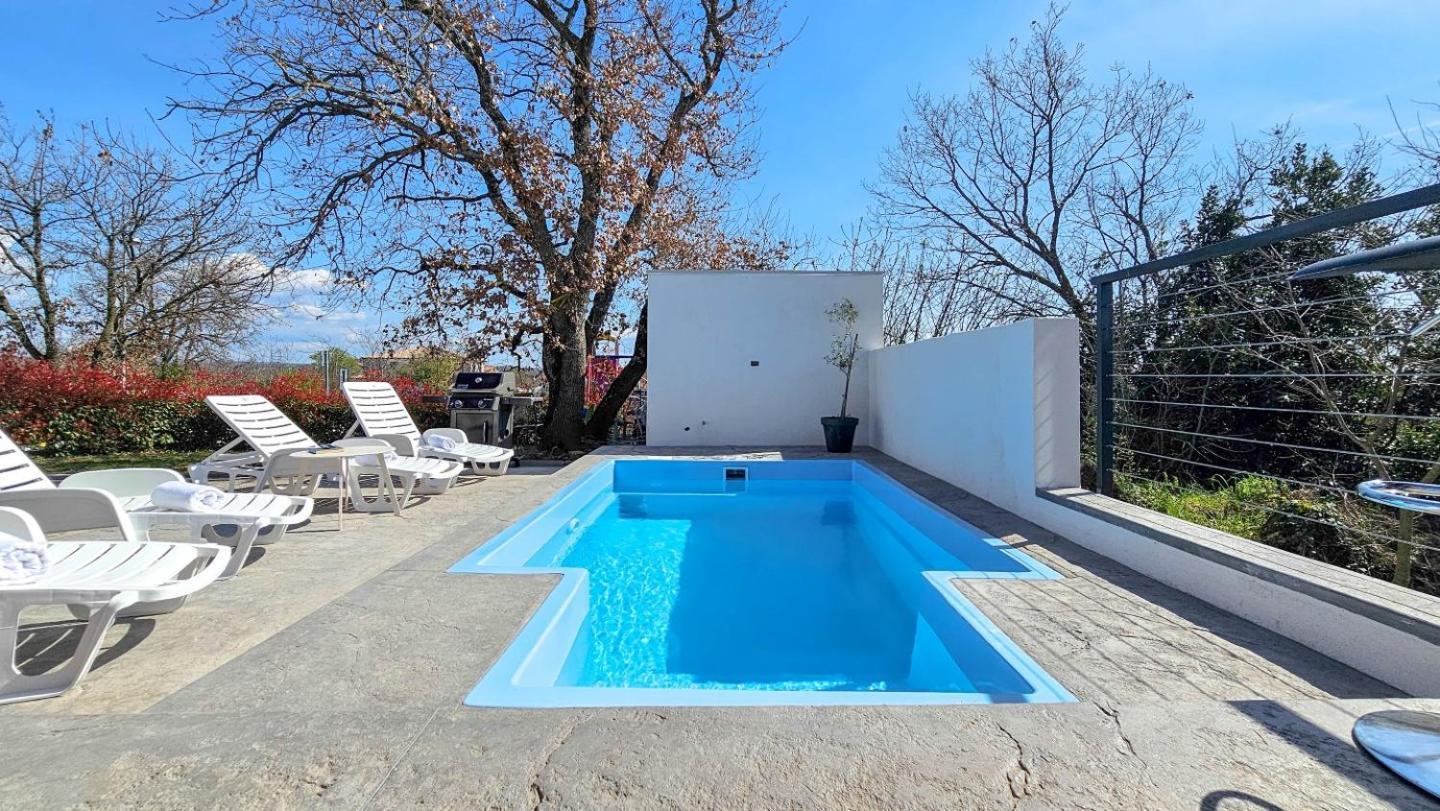 Casa Lutoma Villa Kmeti Екстериор снимка