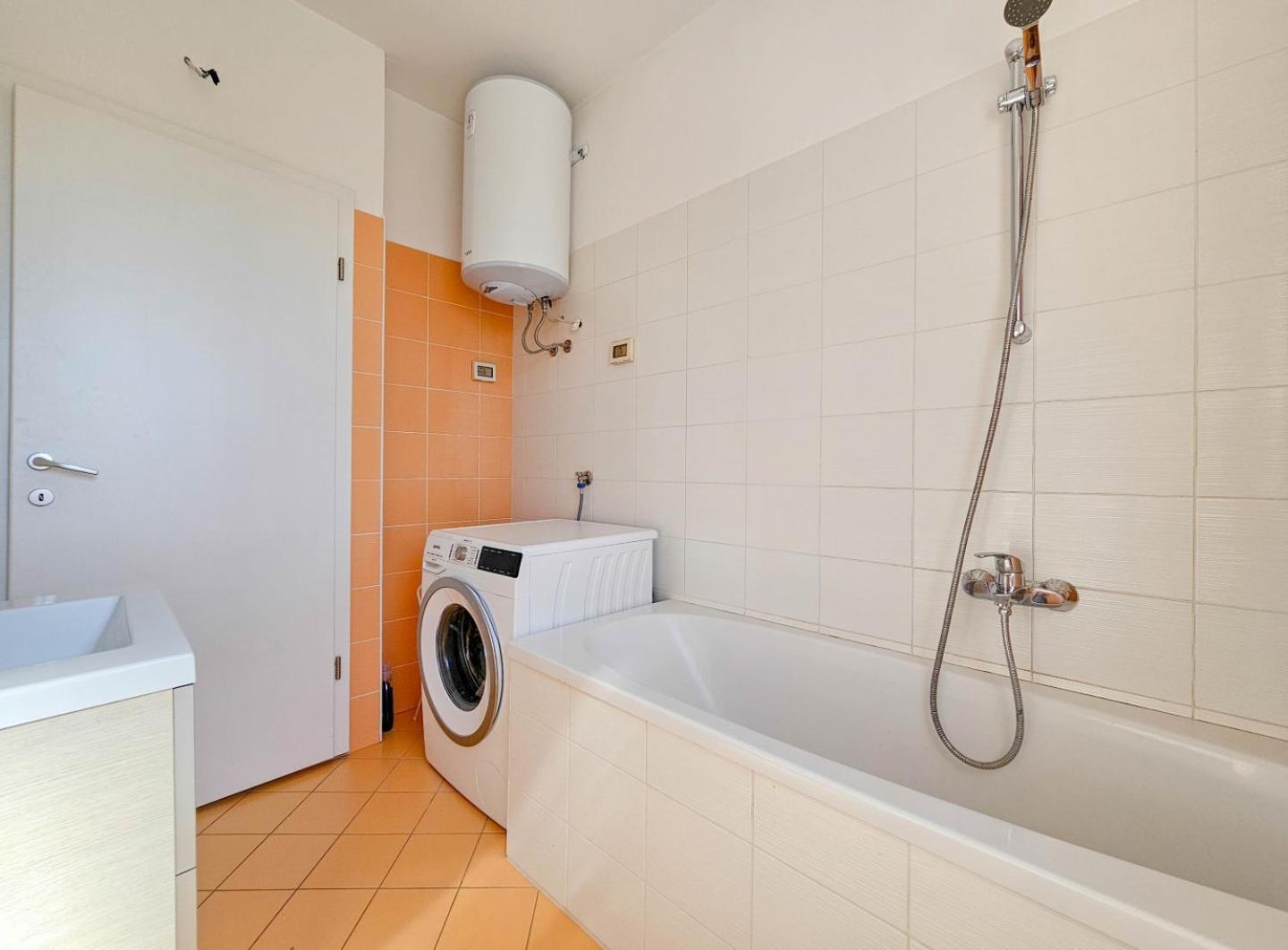 Casa Lutoma Villa Kmeti Екстериор снимка
