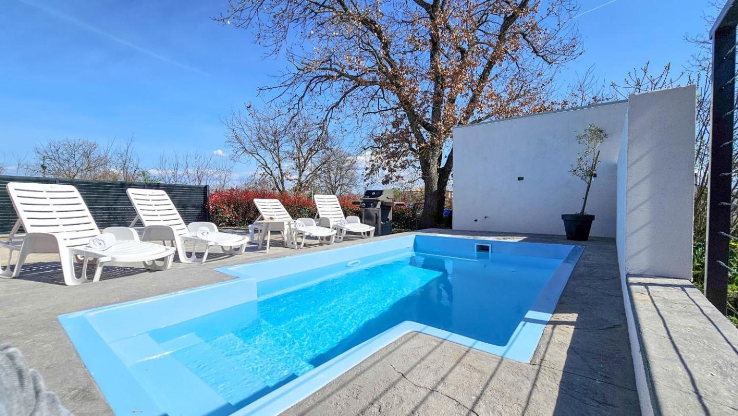 Casa Lutoma Villa Kmeti Екстериор снимка