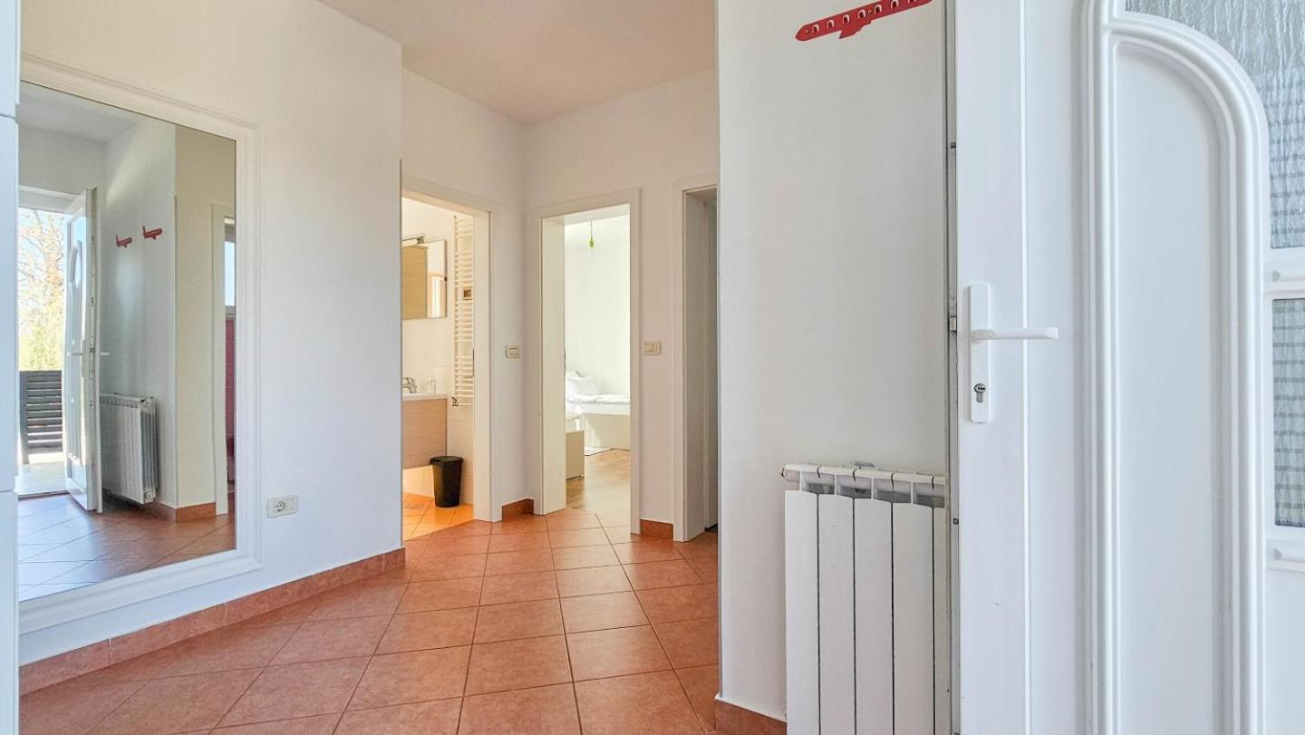 Casa Lutoma Villa Kmeti Екстериор снимка