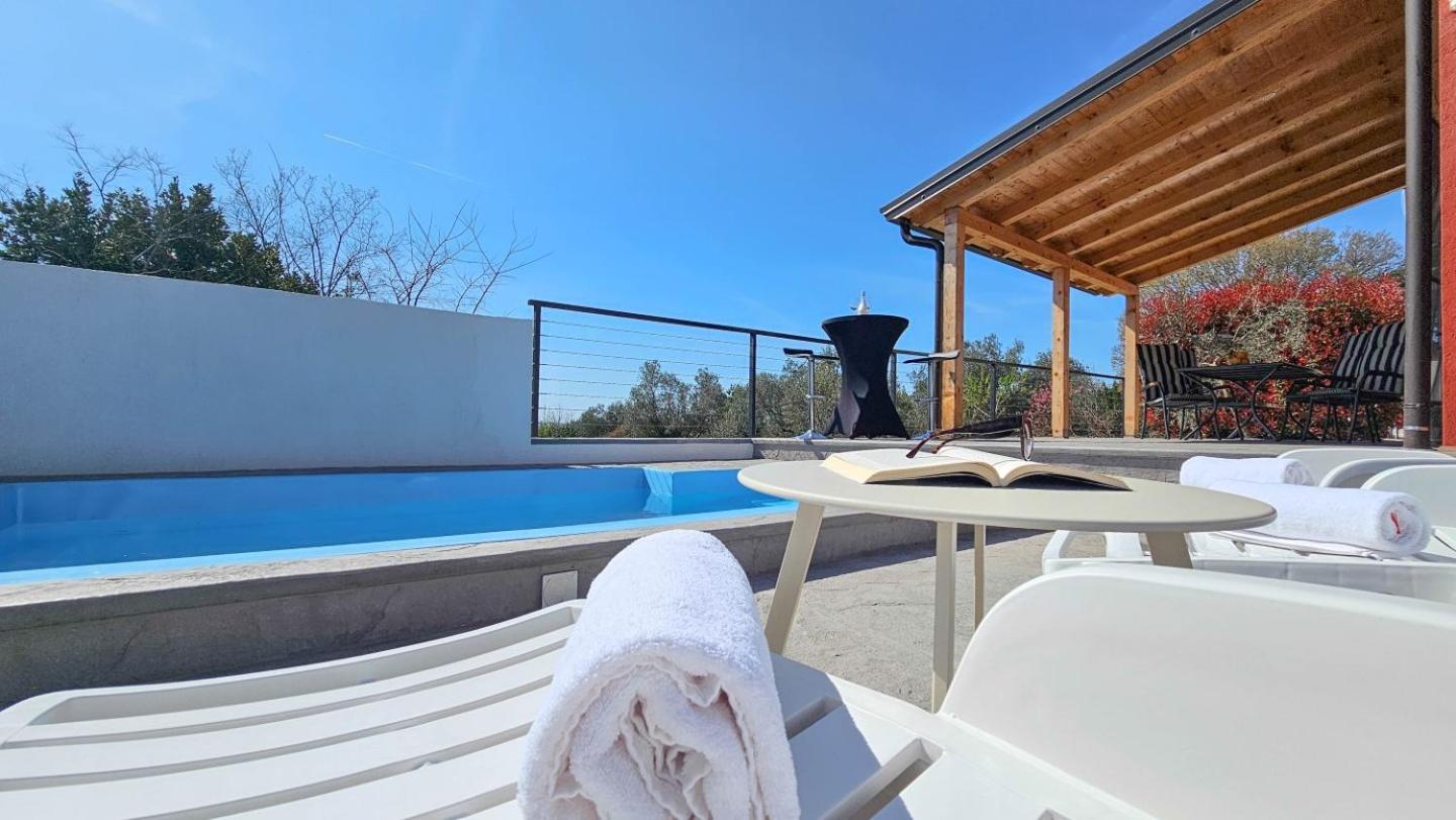Casa Lutoma Villa Kmeti Екстериор снимка