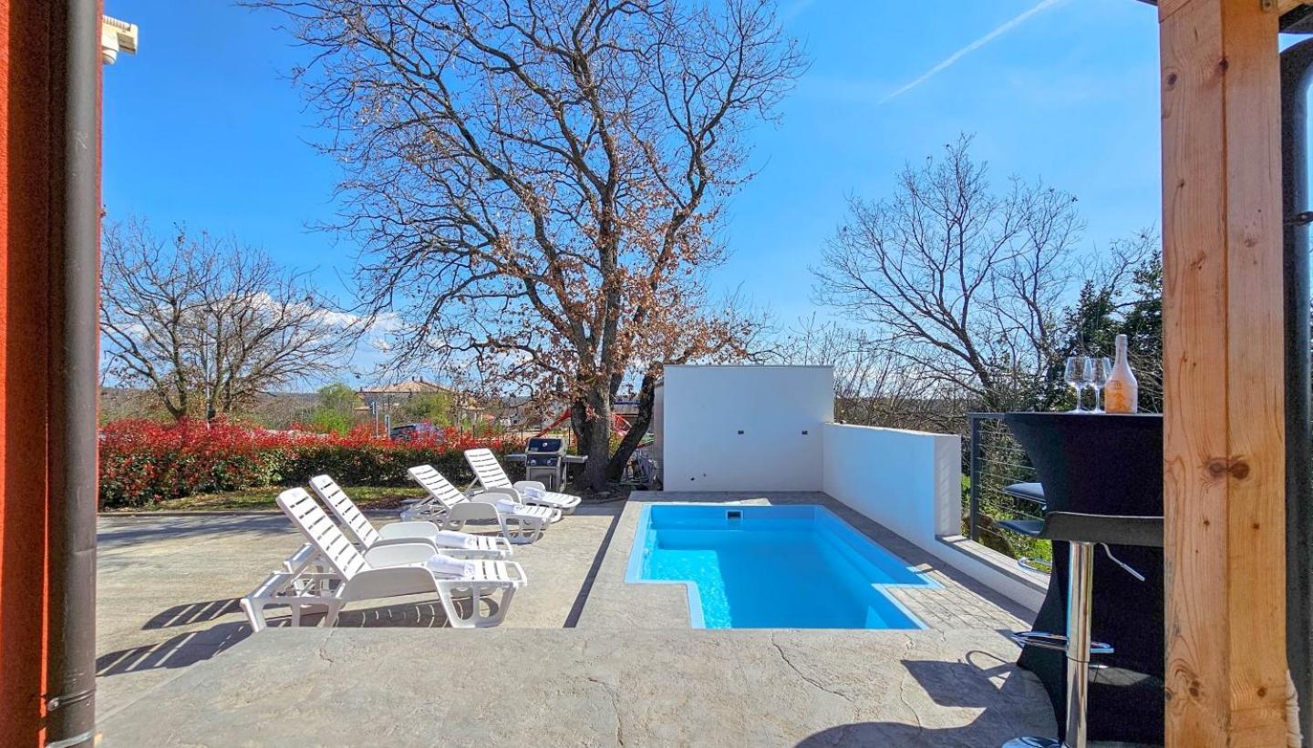 Casa Lutoma Villa Kmeti Екстериор снимка