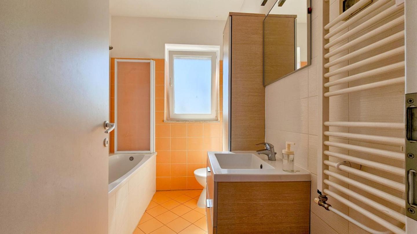 Casa Lutoma Villa Kmeti Екстериор снимка